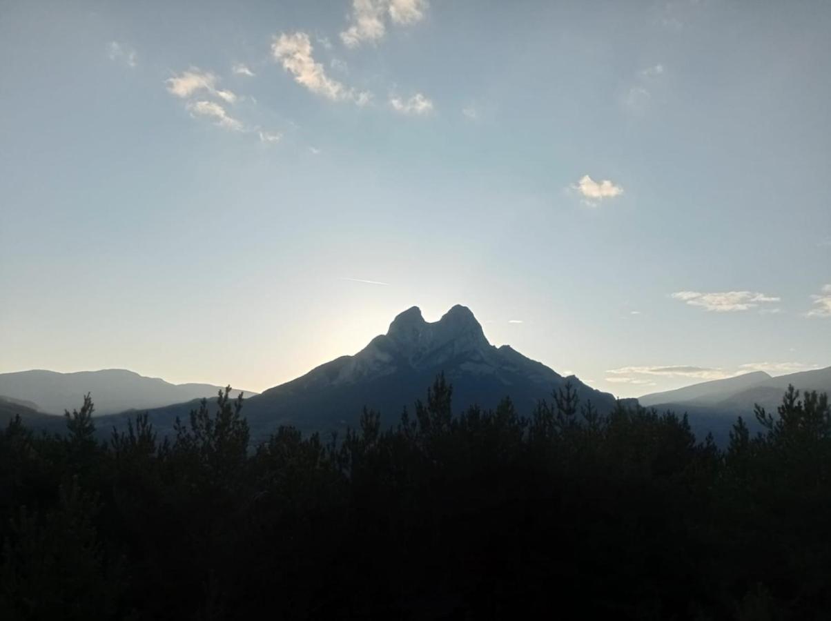 Saldes Pedraforca Apartment Bagian luar foto